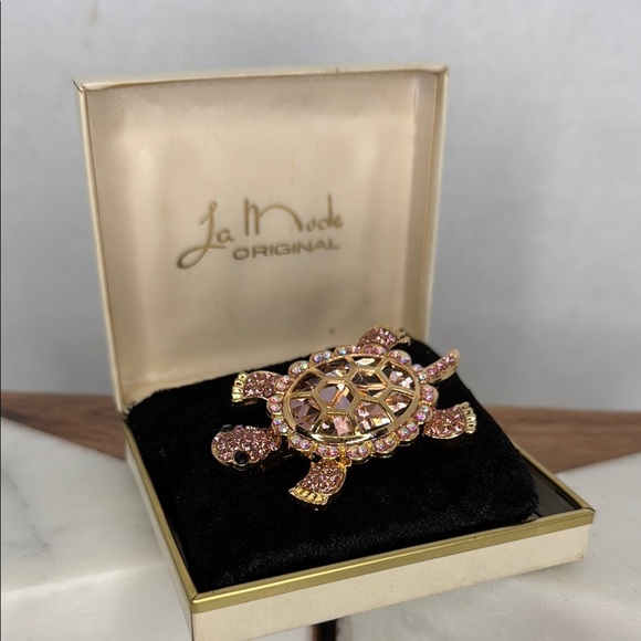 Vintage Estate Pink and Gold C Clasp Turtle Brooch lot B51 - Picture 1 of 6